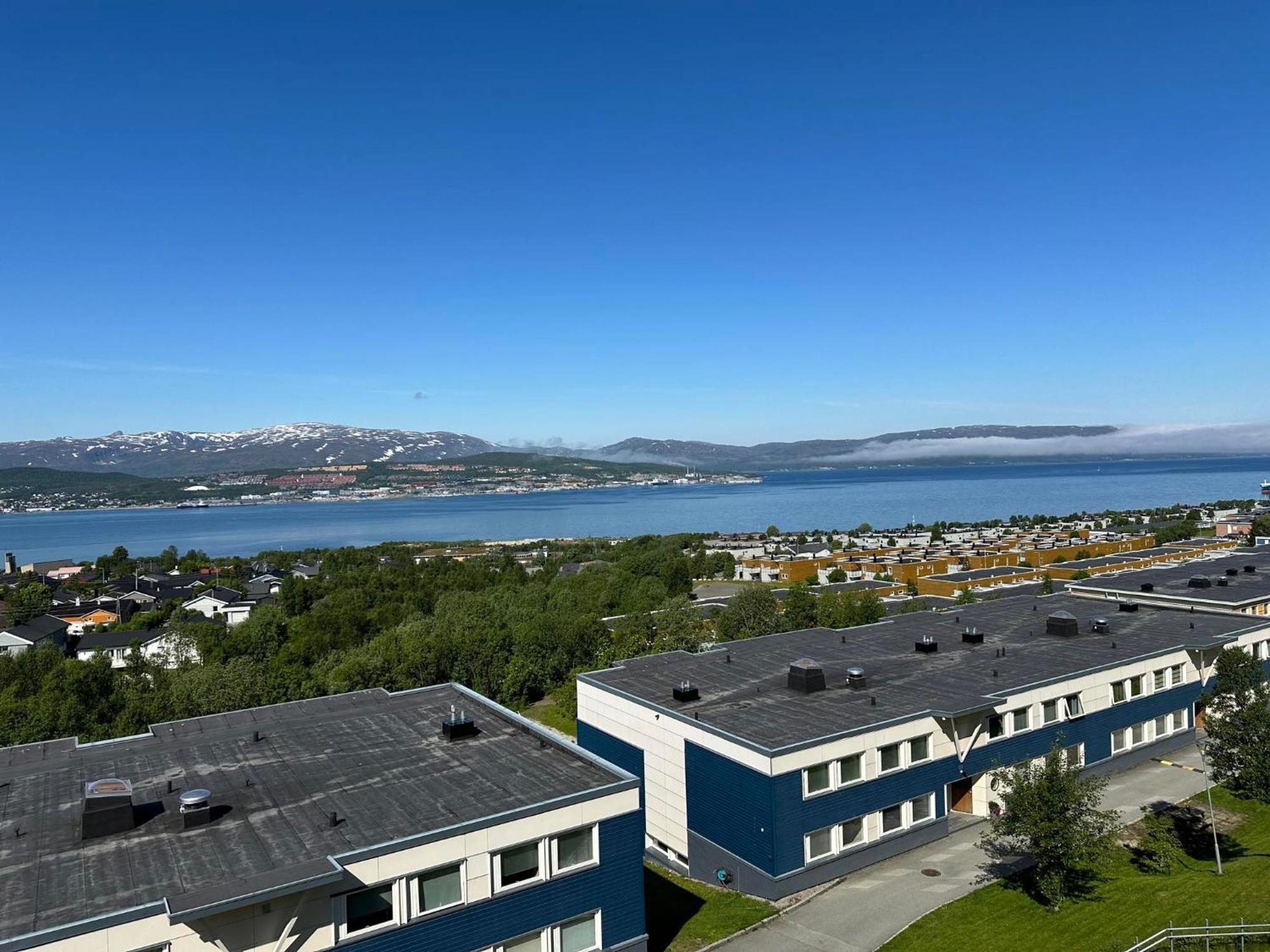 Miracle Tromso, Cozy Double Bed Private Room In A Shared Apartment With Stunning Tromso Views Extérieur photo