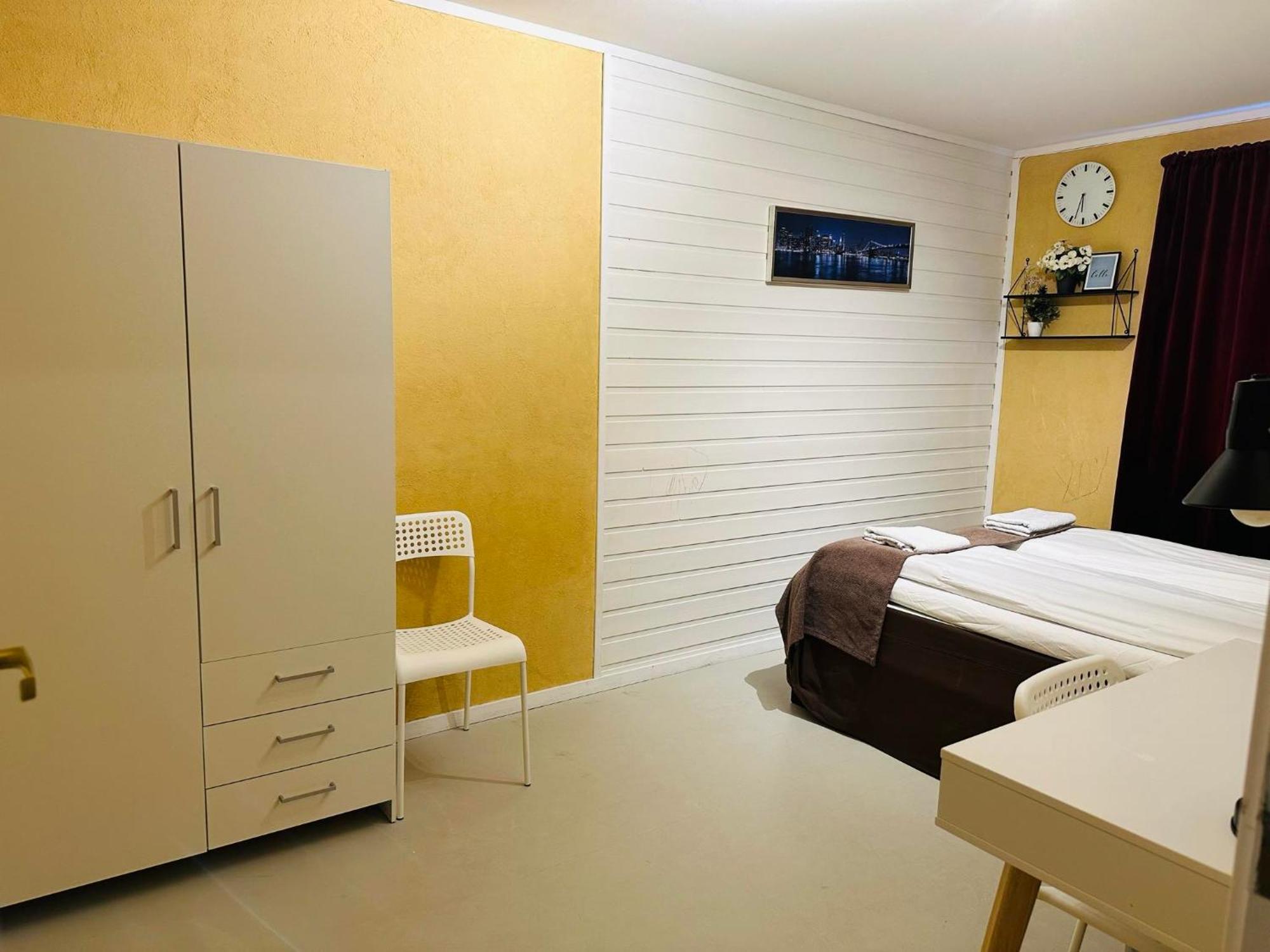 Miracle Tromso, Cozy Double Bed Private Room In A Shared Apartment With Stunning Tromso Views Extérieur photo